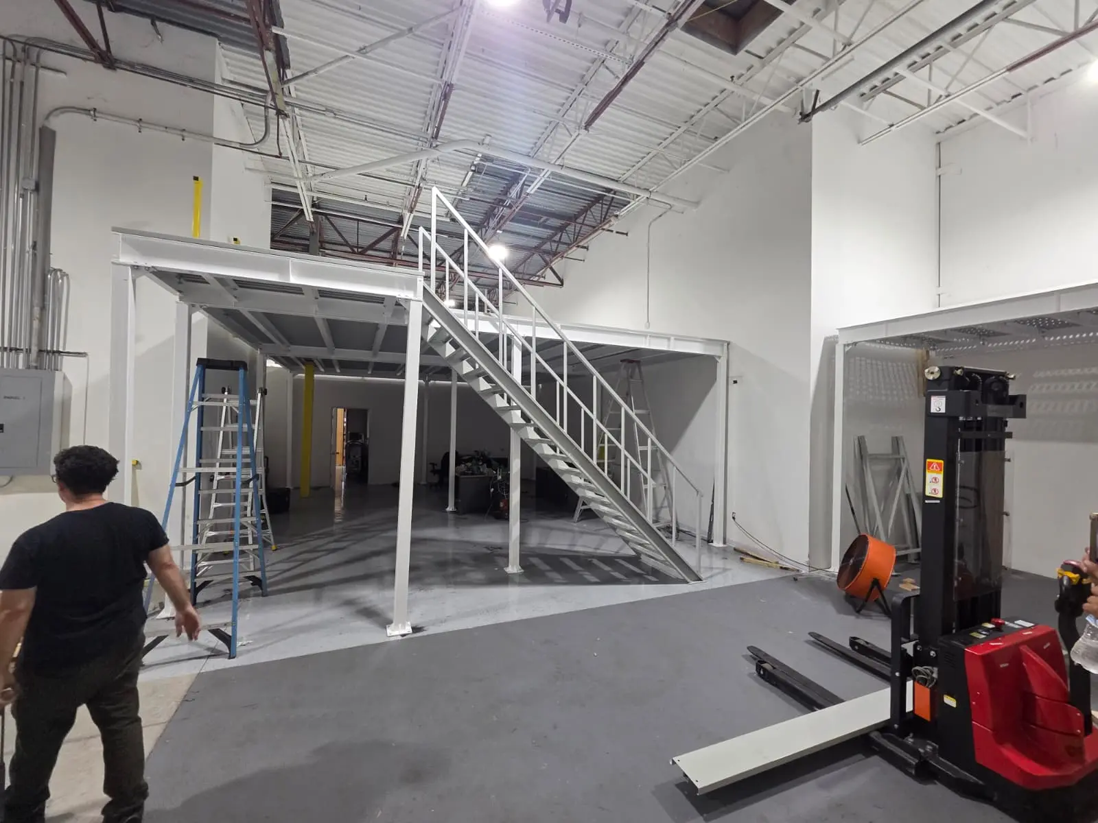 Custom steel mezzanine flooring system for a North American equipment facility