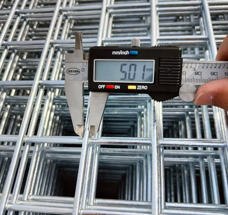 Approximately 5.0 mm wire diameter of pallet rack wire mesh decking